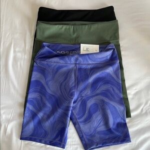 H&M 3- PACK BIKE SHORTS WITH DRYMOVET™ size 8-10